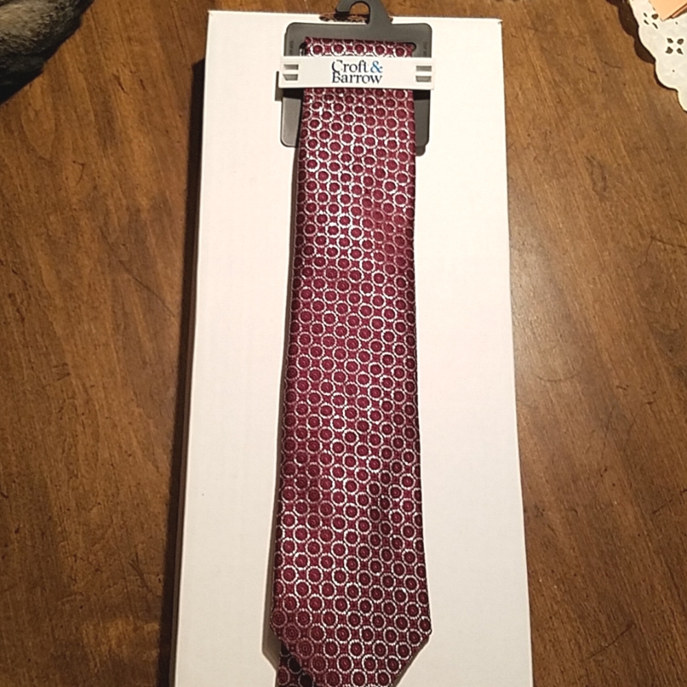 🆕️ Croft&Barrow Men's "Wine"&Metallic circles tie